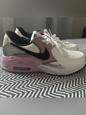 Nike Air Max Women's Sneakers — White, Pink & Black